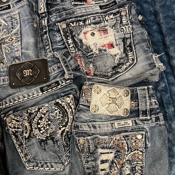 Not for sale Miss Me & BKE Cut off shorts - Picture 8 of 11